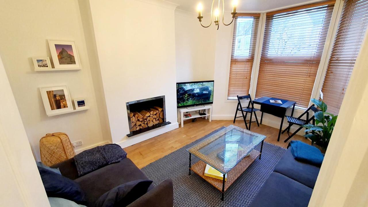 Lovely 2 bedroom period garden flat. London Exterior foto